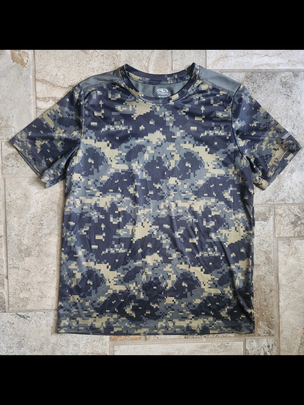 Boys XL Athletic Works Digital Camo Performance Tee